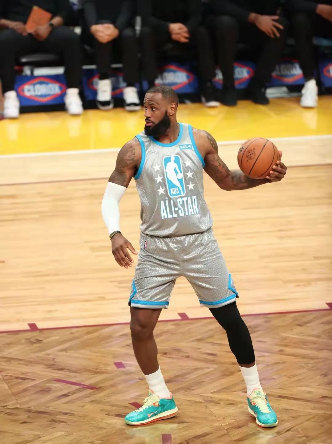 nba扣篮大赛拉文冠军视频_拉文扣篮大赛视频回放_扣篮冠军拉文全名